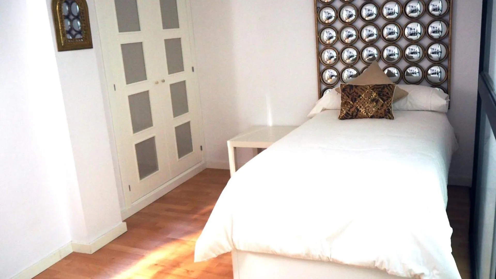 Precioso Duplex Reina Mercedes 5 Minutos Hospital Apartment Seville 0*,  Spain